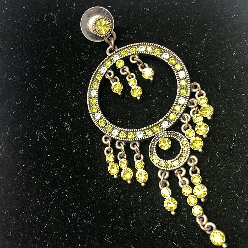 VINTAGE GREEN CRYSTAL CHANDELIER DROP EARRINGS